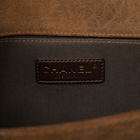 Pre-Loved Chanel Old Medium Quilted Distressed Calfskin Boy Flap - Picture 5 of 7